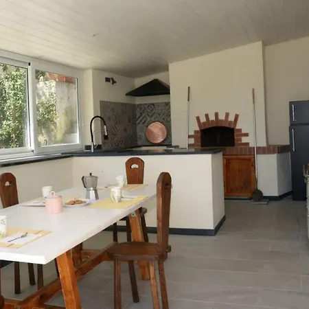 La Casa Del Cedro Tra Mare E Monti Apartman